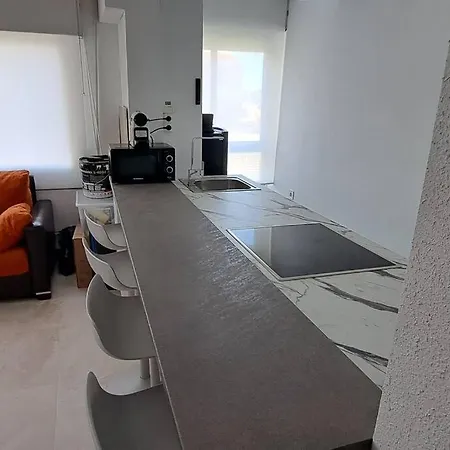 Apartamento Reformado, A 2min De Playa, En La Mejor Zona. *